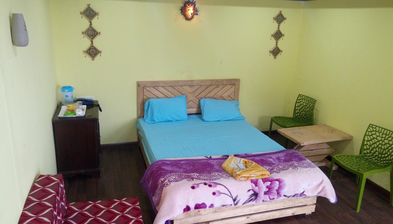 מוסורי Ghughuti Resort מראה חיצוני תמונה
